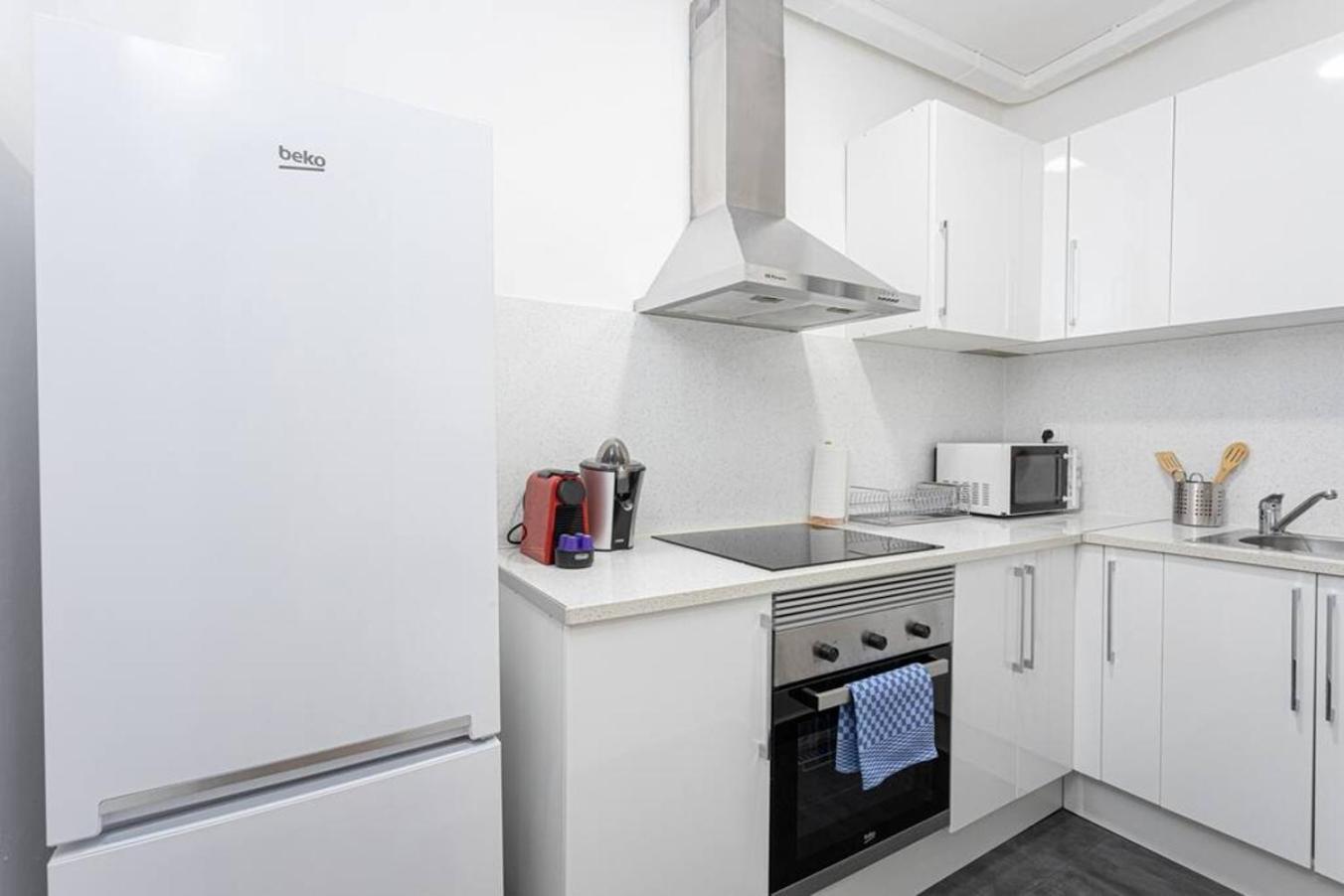 Bright 3Bdr Near To The Metro Apartment L'Hospitalet de Llobregat Exterior photo
